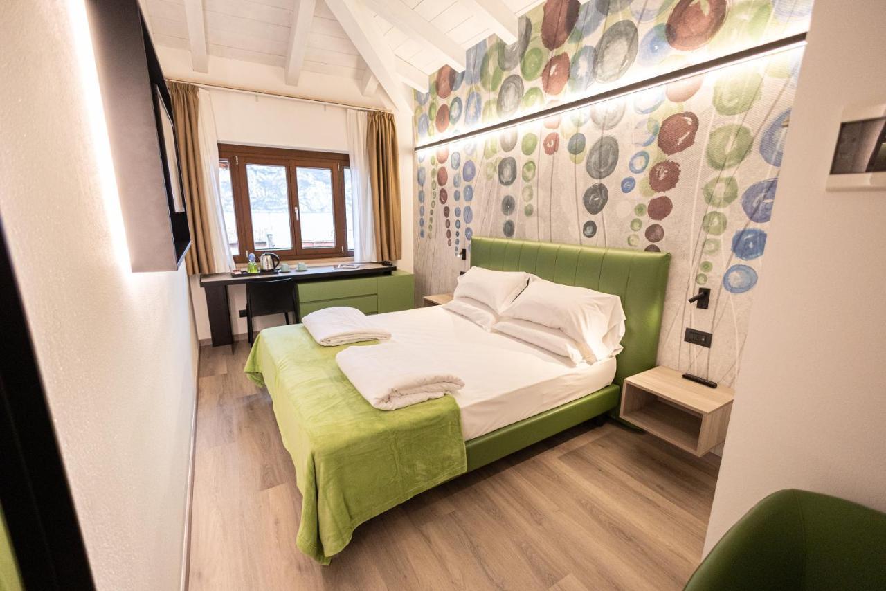 Hotel Lago Di Garda Малчезине Екстериор снимка