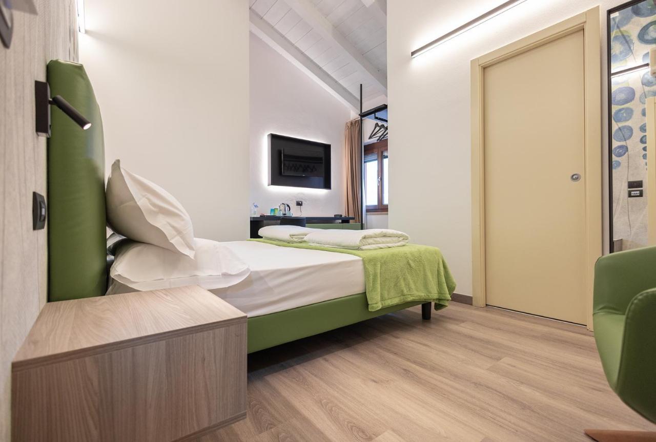 Hotel Lago Di Garda Малчезине Екстериор снимка