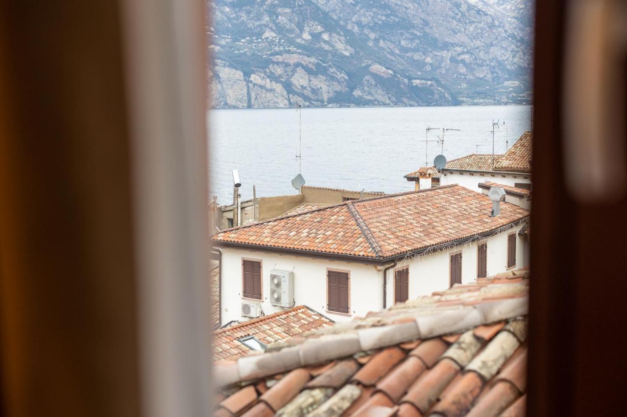 Hotel Lago Di Garda Малчезине Екстериор снимка