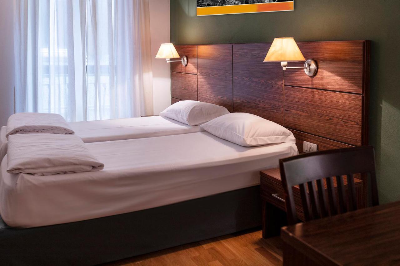 Hotel Lago Di Garda Малчезине Екстериор снимка