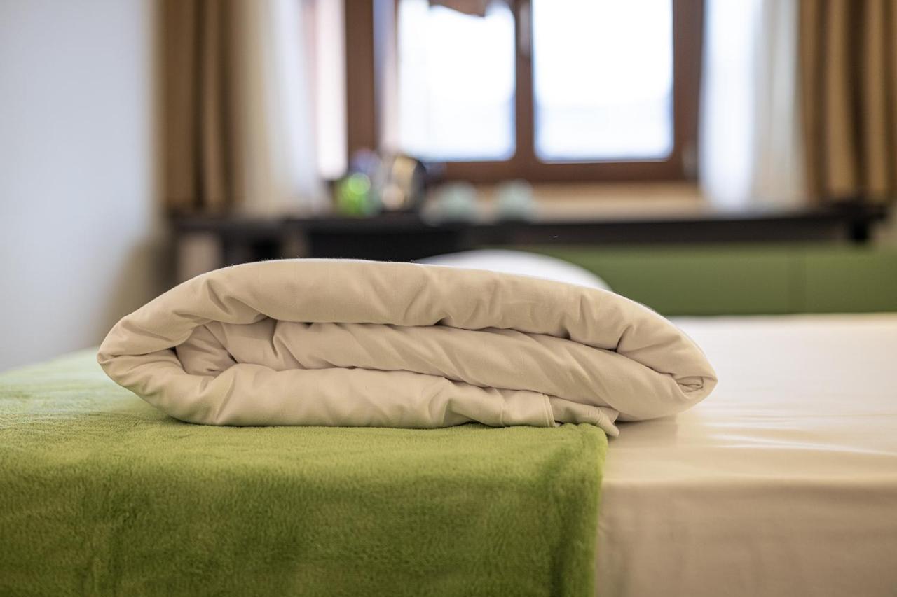 Hotel Lago Di Garda Малчезине Екстериор снимка