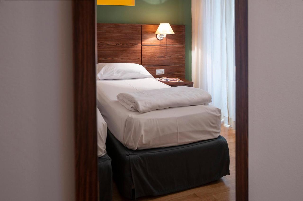 Hotel Lago Di Garda Малчезине Екстериор снимка