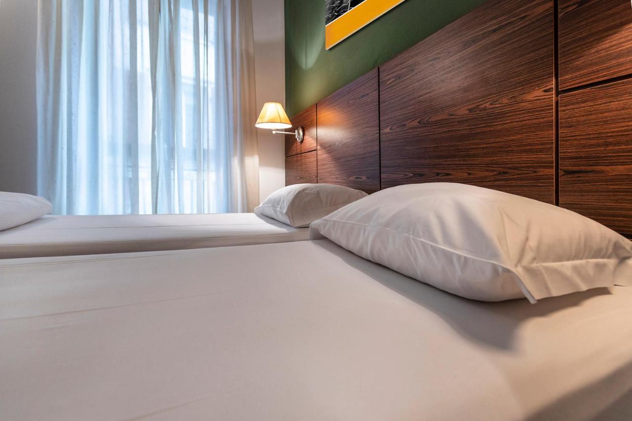 Hotel Lago Di Garda Малчезине Екстериор снимка