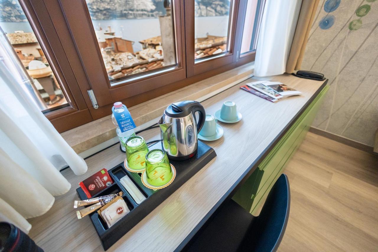 Hotel Lago Di Garda Малчезине Екстериор снимка