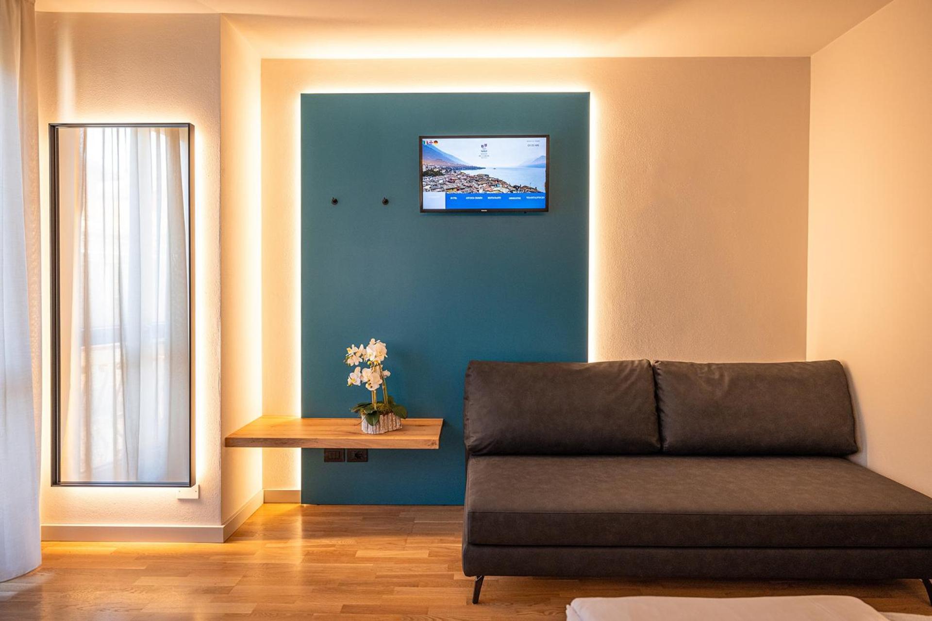 Hotel Lago Di Garda Малчезине Екстериор снимка