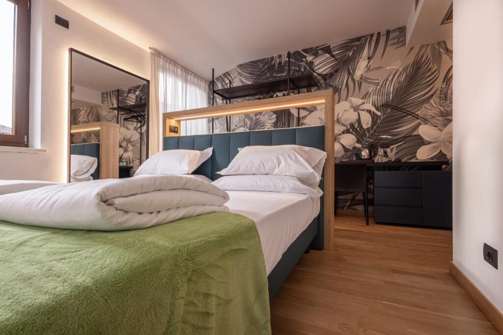 Hotel Lago Di Garda Малчезине Екстериор снимка