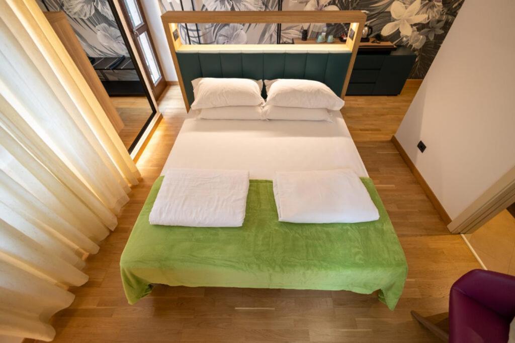 Hotel Lago Di Garda Малчезине Екстериор снимка