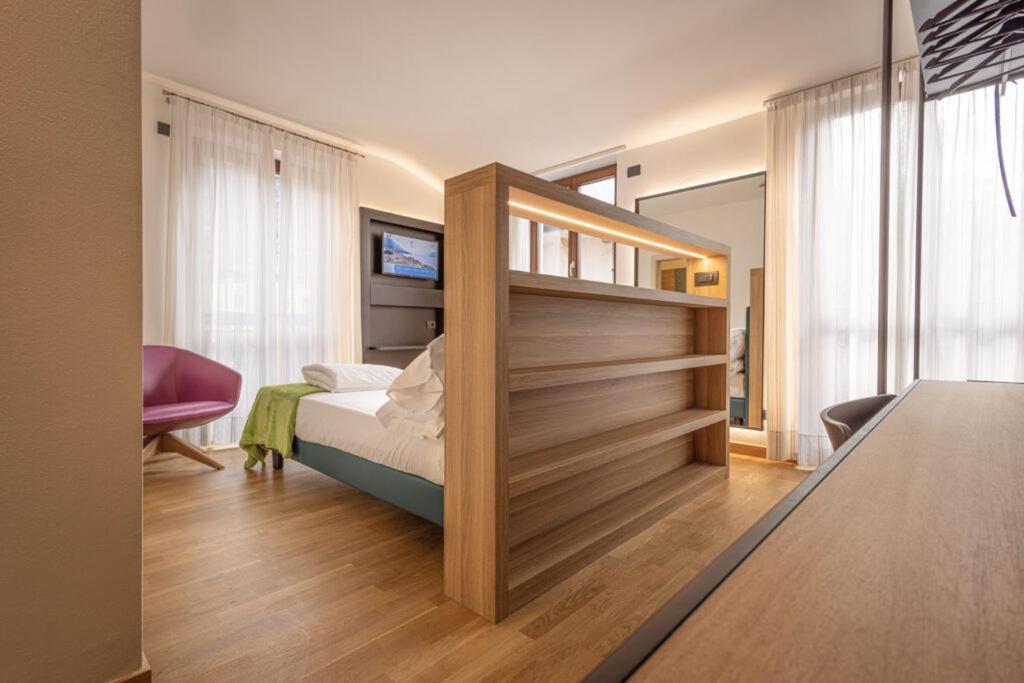 Hotel Lago Di Garda Малчезине Екстериор снимка