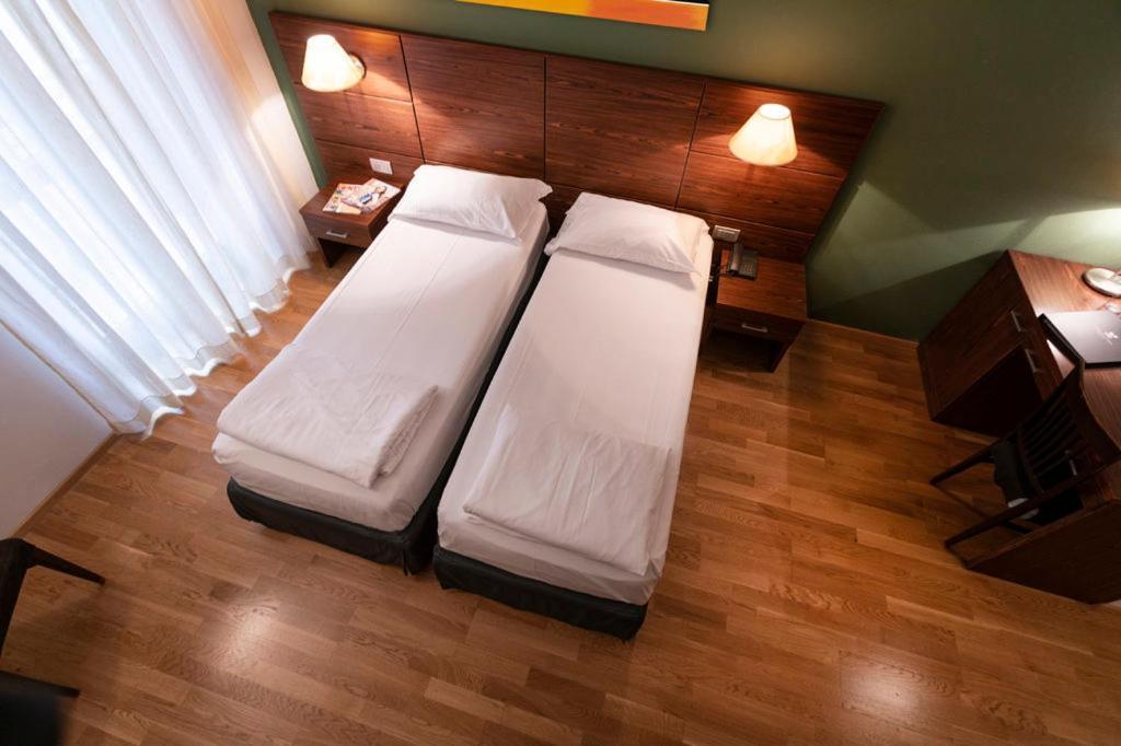Hotel Lago Di Garda Малчезине Екстериор снимка