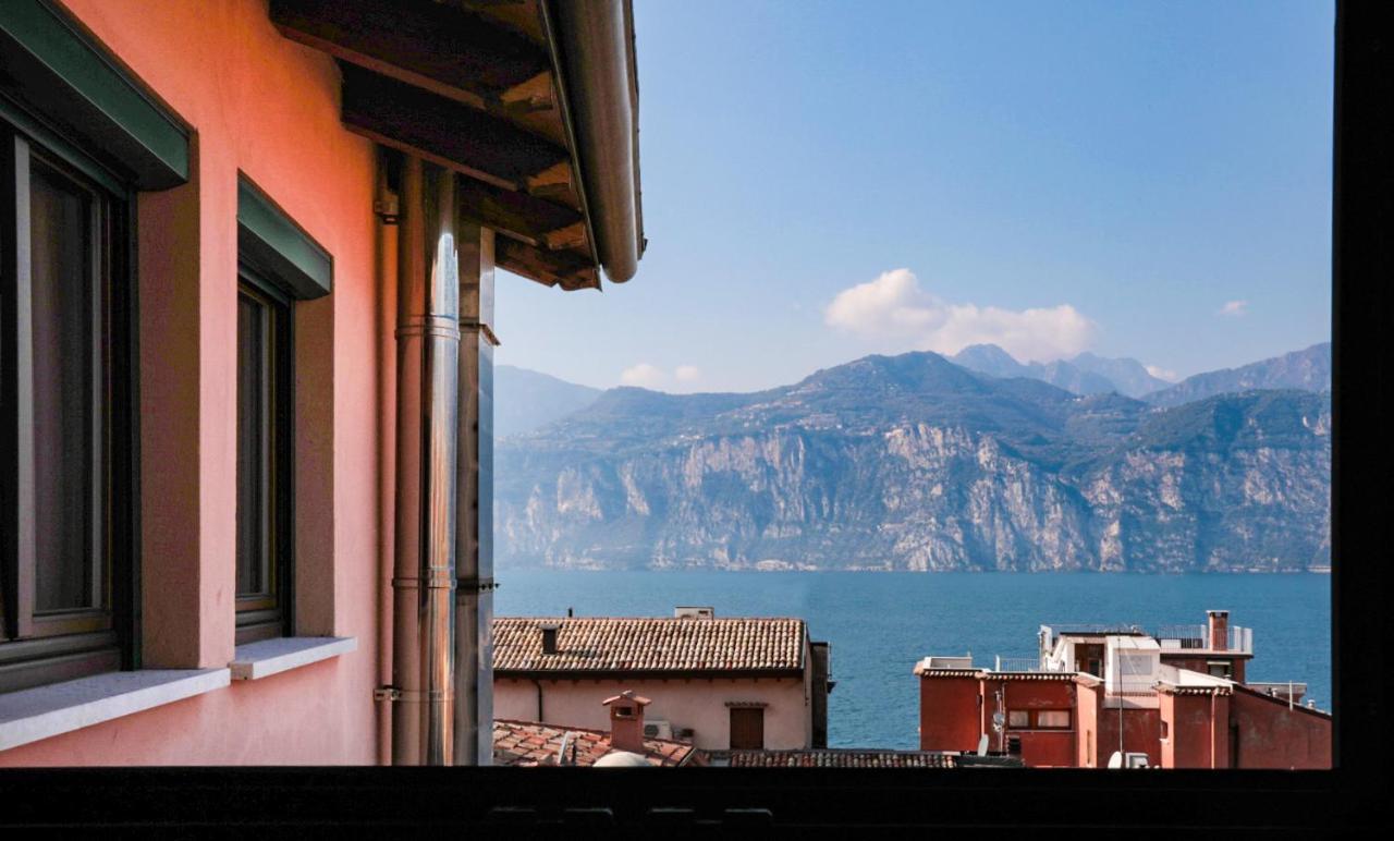 Hotel Lago Di Garda Малчезине Екстериор снимка
