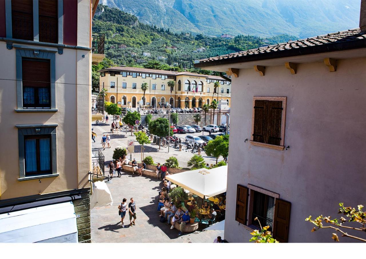 Hotel Lago Di Garda Малчезине Екстериор снимка