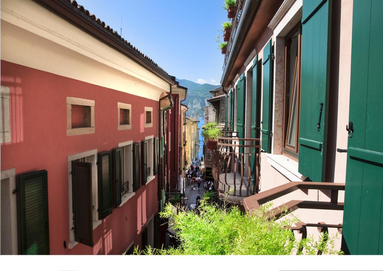 Hotel Lago Di Garda Малчезине Екстериор снимка
